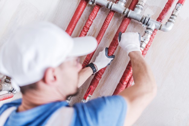 hydraulic-worker-job_1426-1596